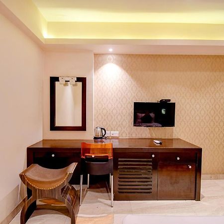 Hotel Radiant Kalkuta Zewnętrze zdjęcie